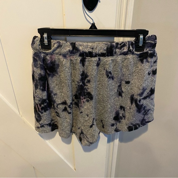 Phil Love Lounge Set - Picture 2 of 5